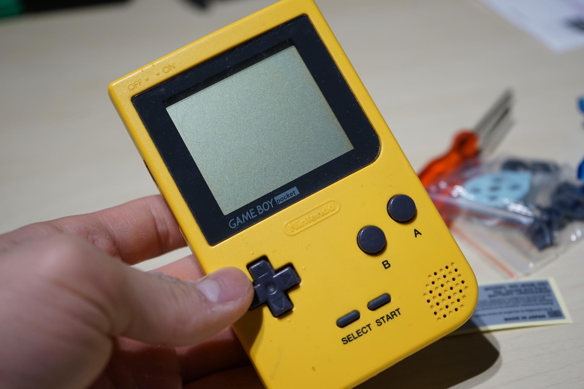 【DIY】1,000円でゲームボーイポケットを日本未発売カラーに換装してみる | トバログ
