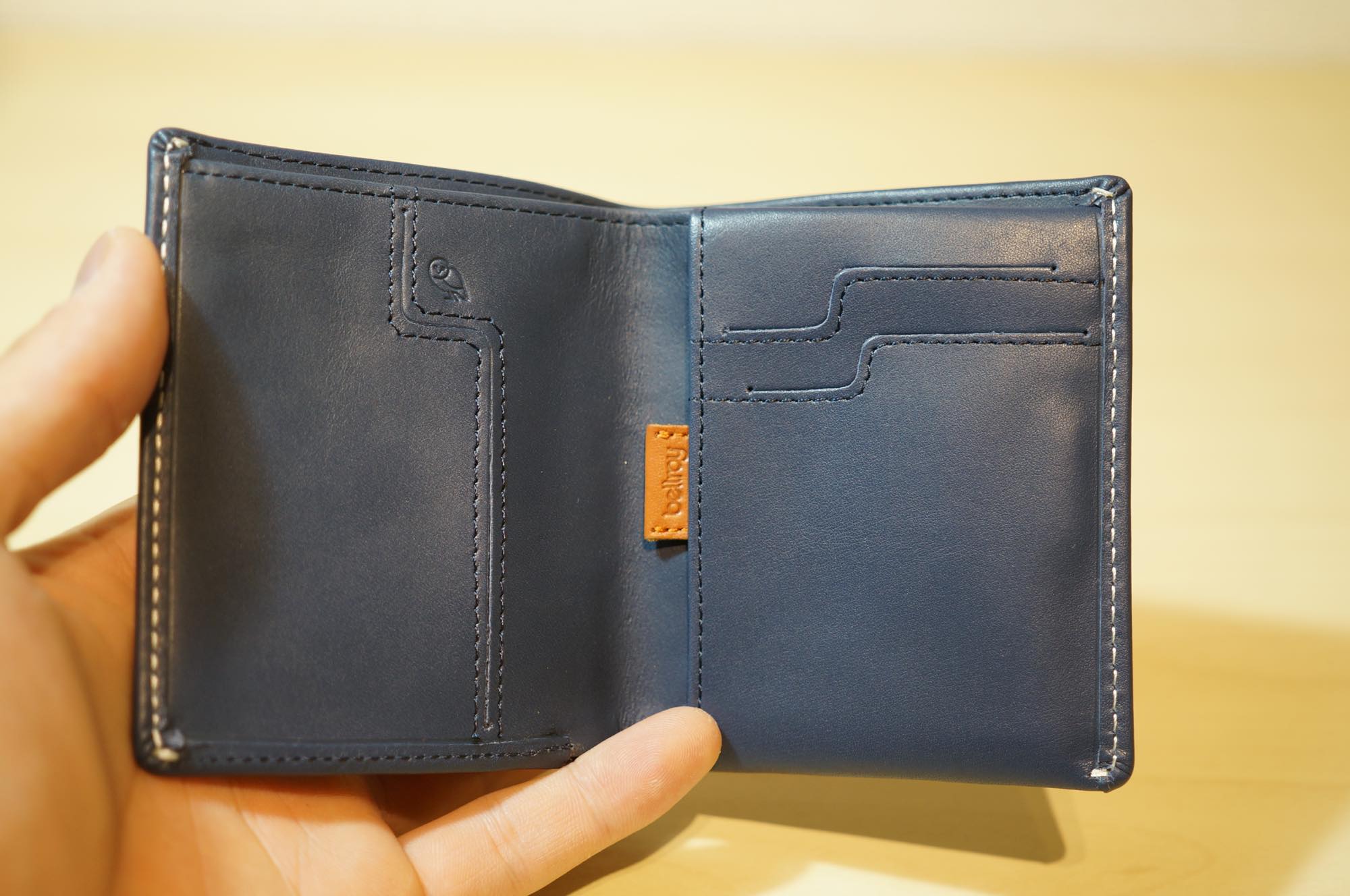 鍵も小銭も入る！シンプルで薄い革財布『Bellroy(ベルロイ) Note