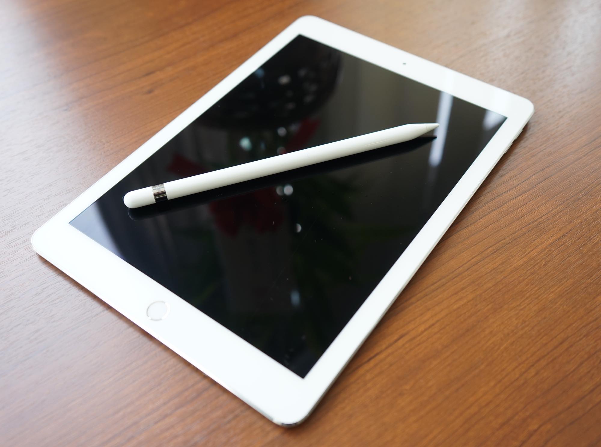 9.7インチ iPad Pro 届きました。True Toneディスプレイや Apple Pencil など簡単にレビュー
