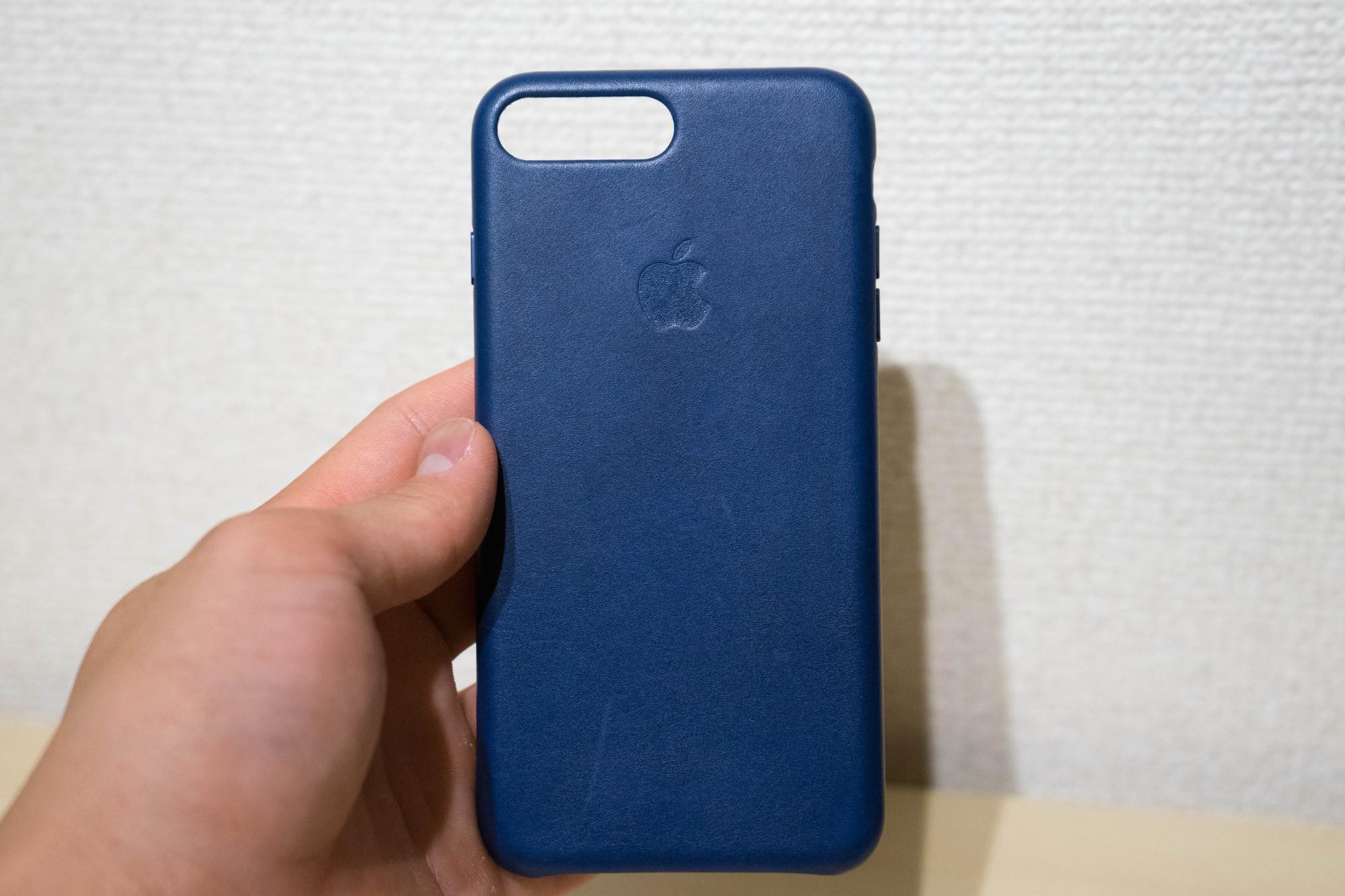 iphone7plus-leathercase-midnightblue3