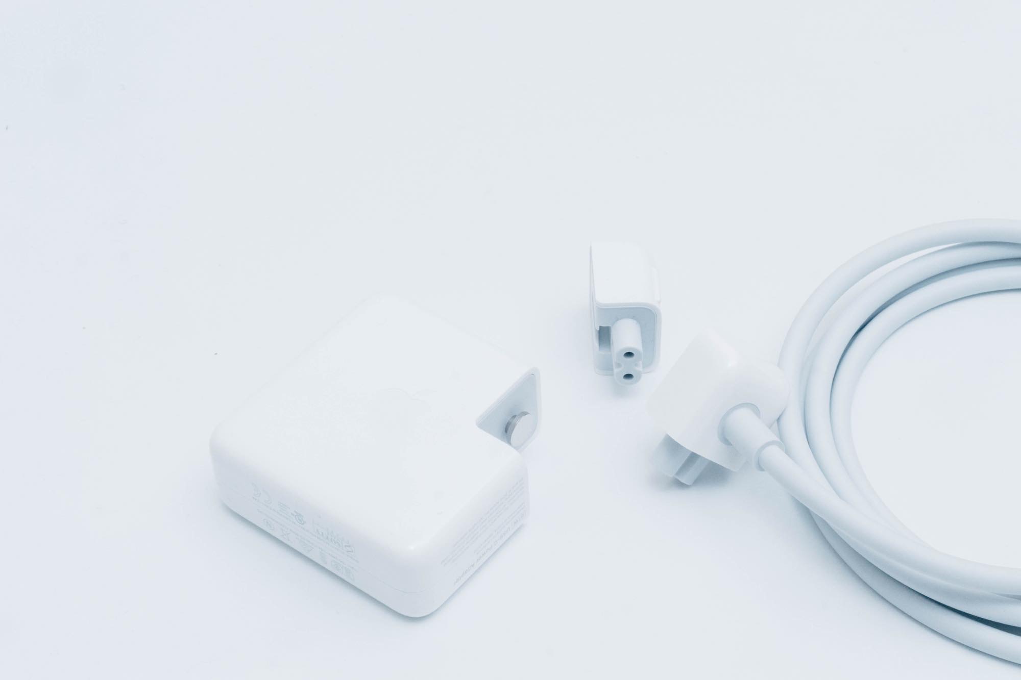 旅行や帰省に MacBook Pro 用『電源アダプタ延長ケーブル』を購入。USB