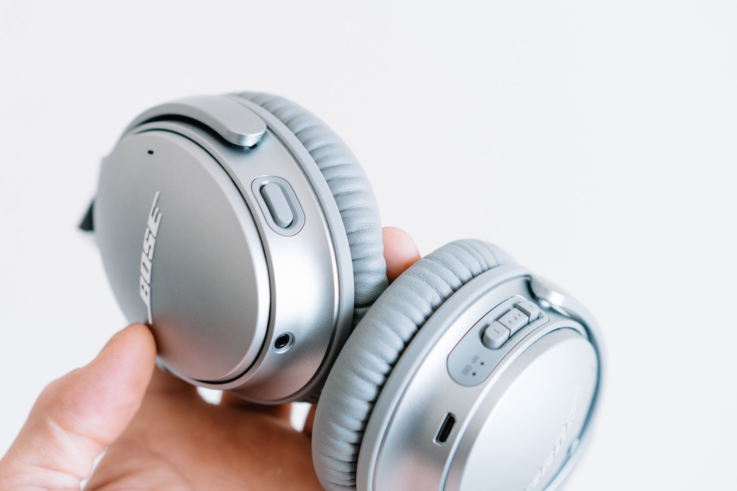 Bose のノイズキャンセリングヘッドホン『QuietComfort 35 wireless headphones II』のGoogle アシスタント呼び出しボタン