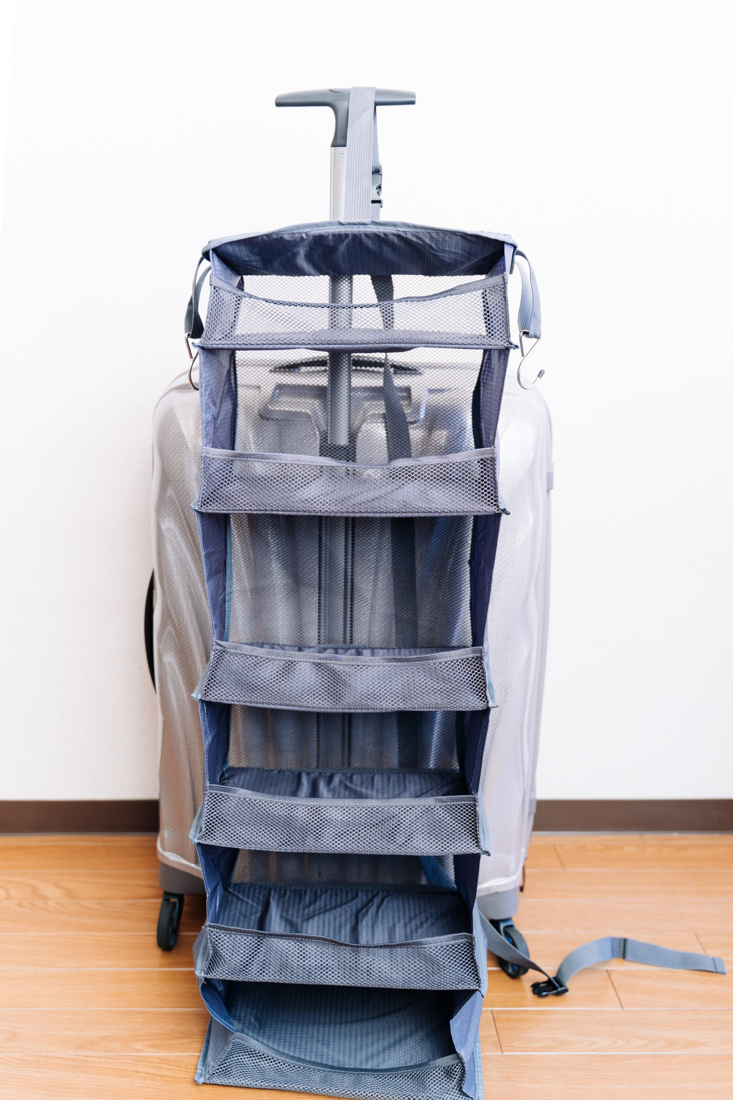 旅先での衣類の整理に。折り畳んで収納できる『スーツケース