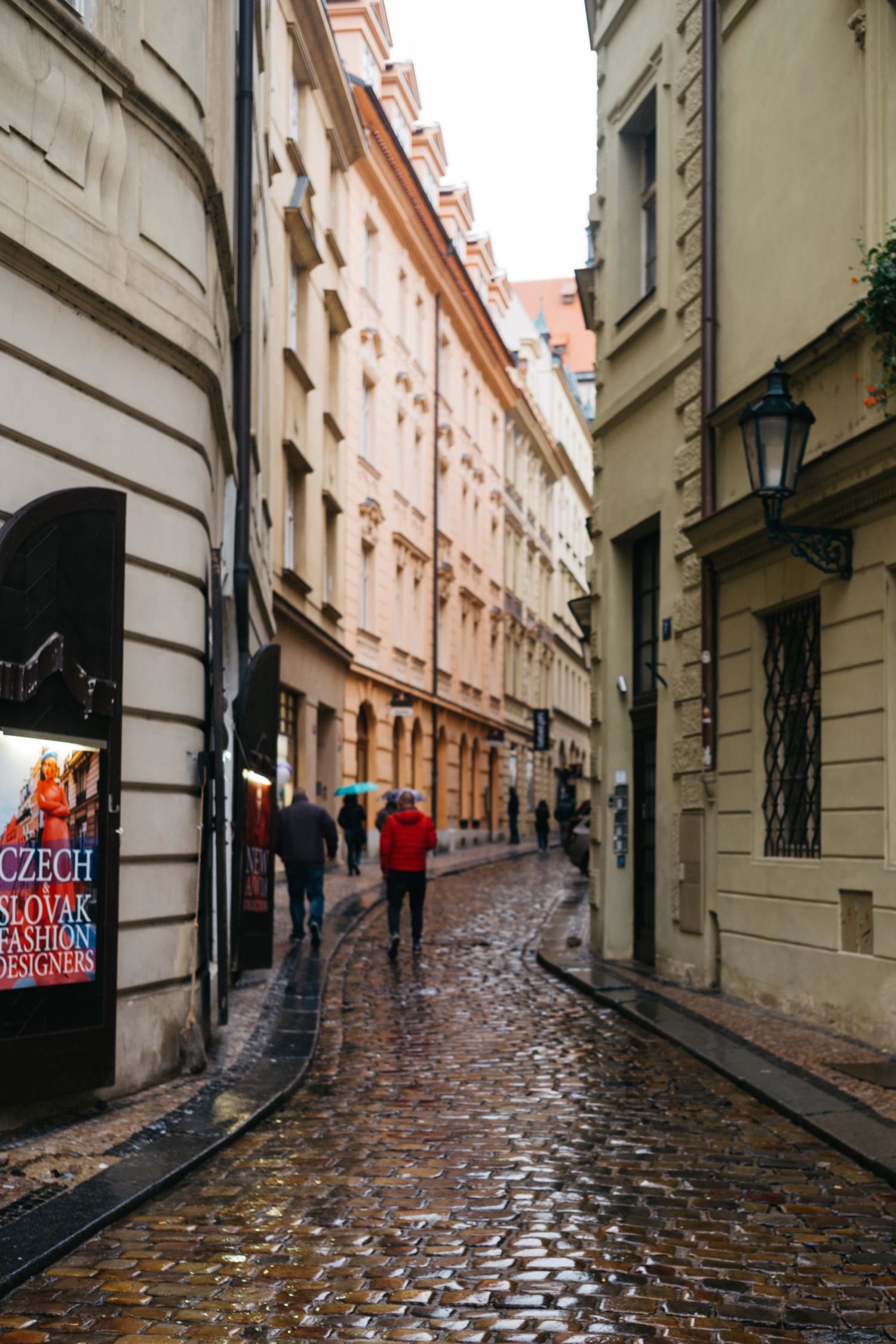 しとしと雨のチェコ プラハ 旧市街地ぶらぶら歩いてみる