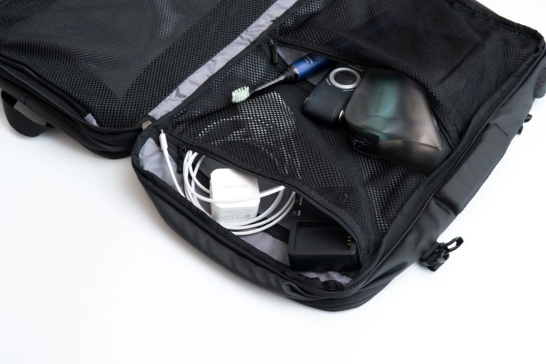 機内持ち込み可能な旅におすすめの拡張型バックパック『Nayo EXP Backpack』レビュー[PR]