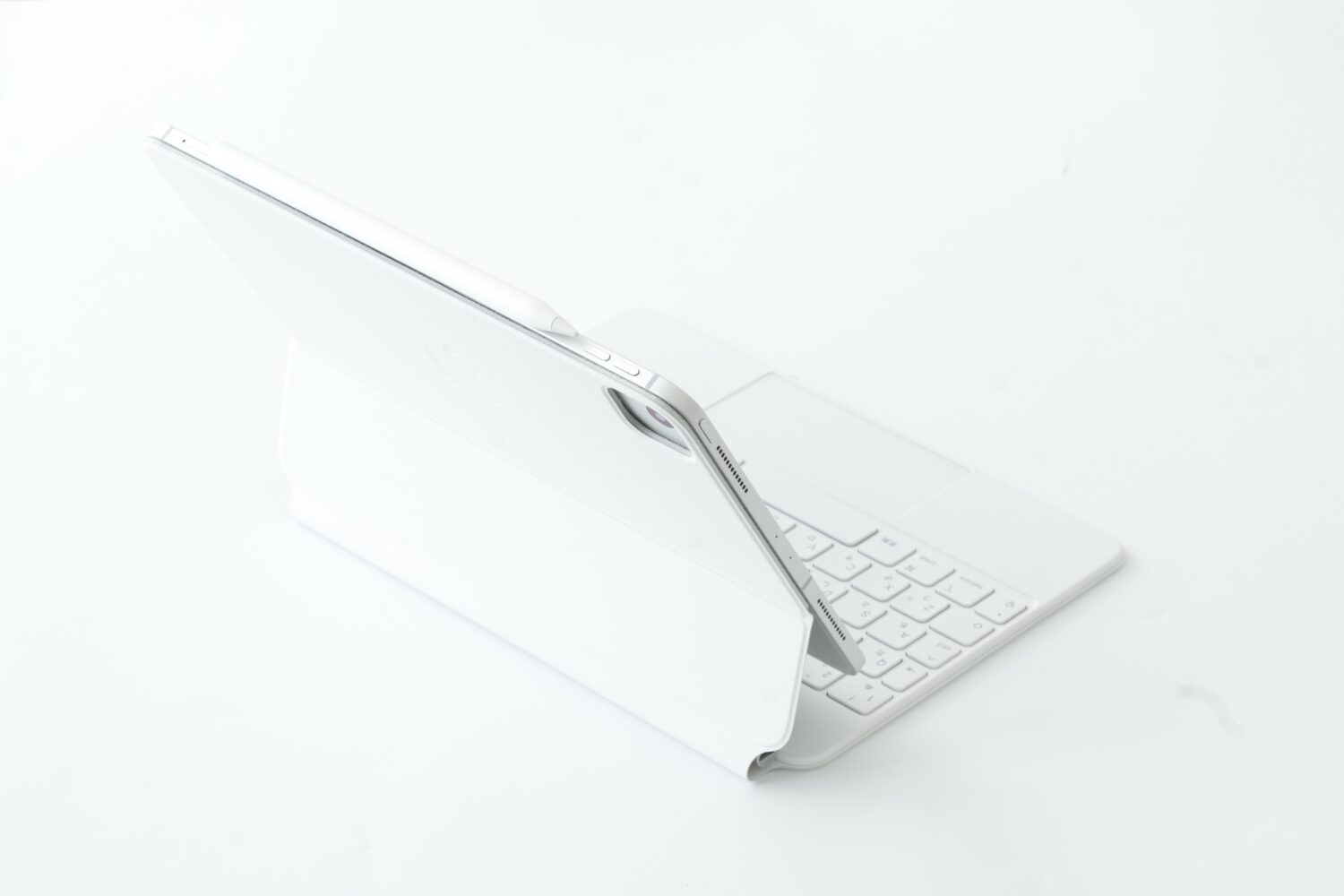 使用数回美品】iPad 11インチ用 Magic Keyboard White-